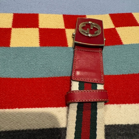 Gucci Red and Green Interlocking G’s Belt. - Picture 5 of 10